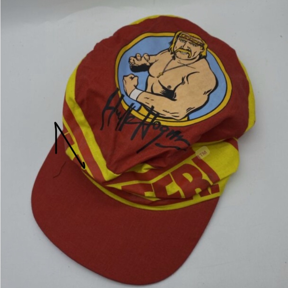 VTG 91' WWF Hulk Hogan Hulkster Painters Cap hat.
Elastic back. USA. 7.5"x 7"